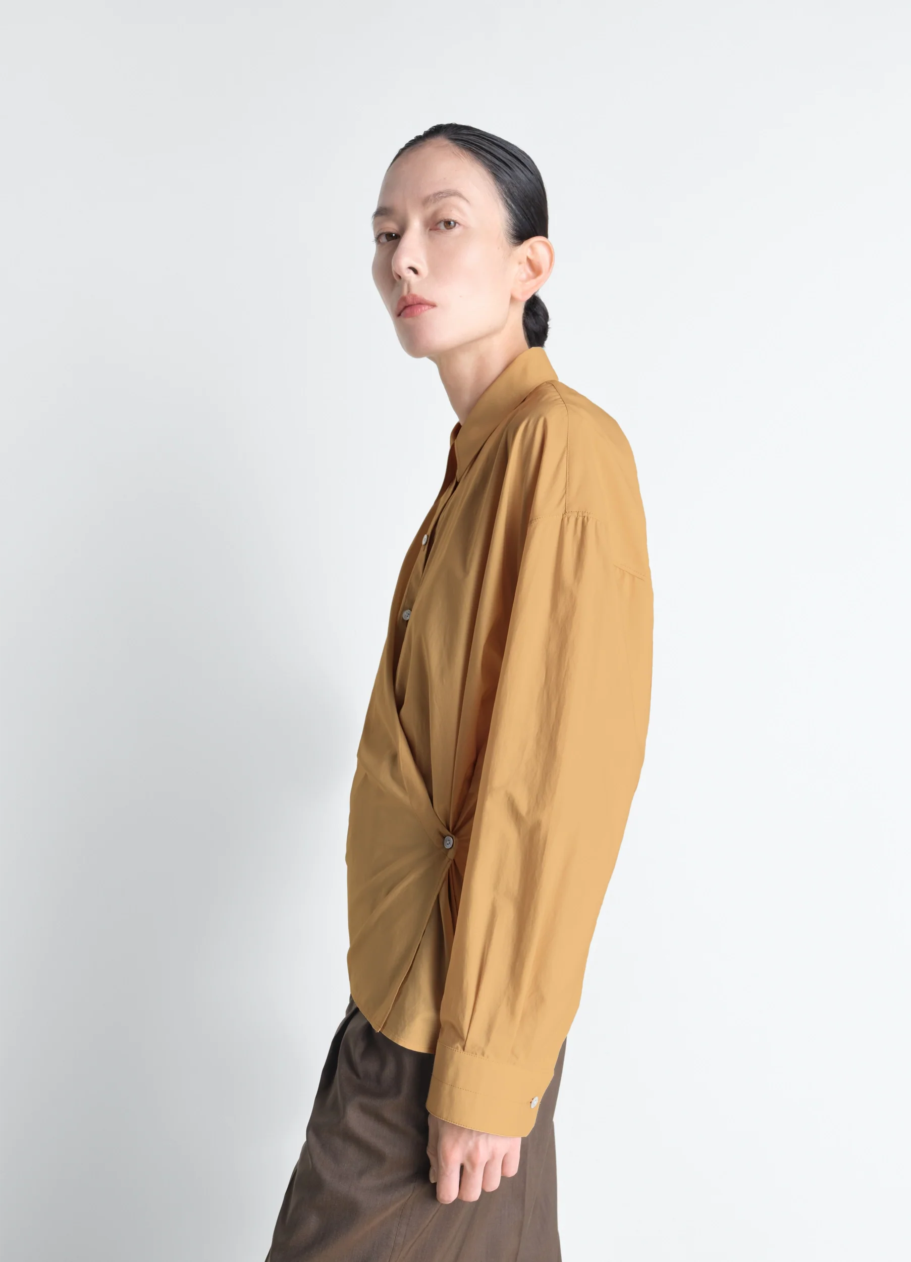 STRAIGHT COLLAR TWISTED SHIRT IN WASHED COTTON SILK - Image 4