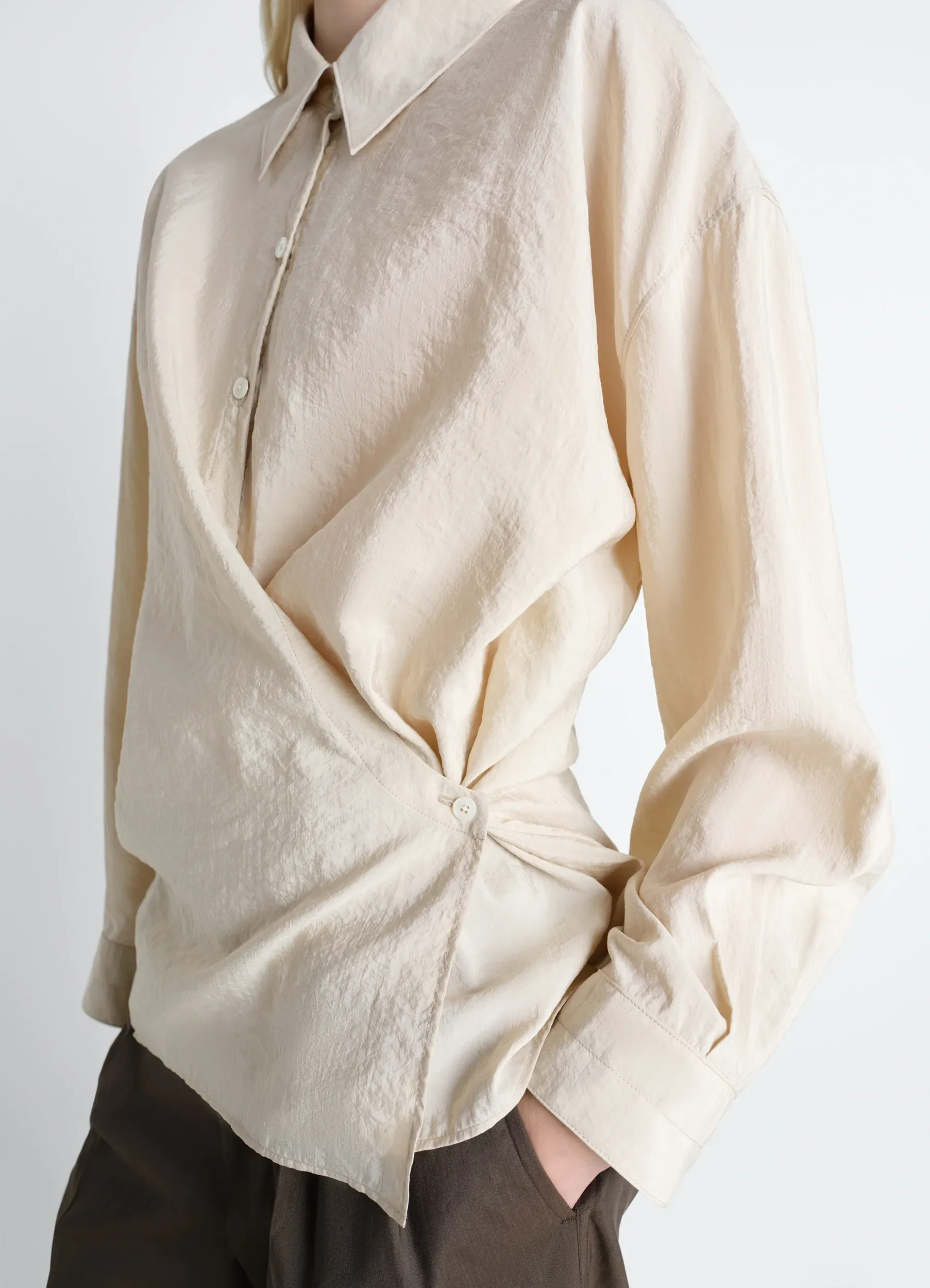 STRAIGHT COLLAR TWISTED SHIRT IN DRY SILK - Image 3