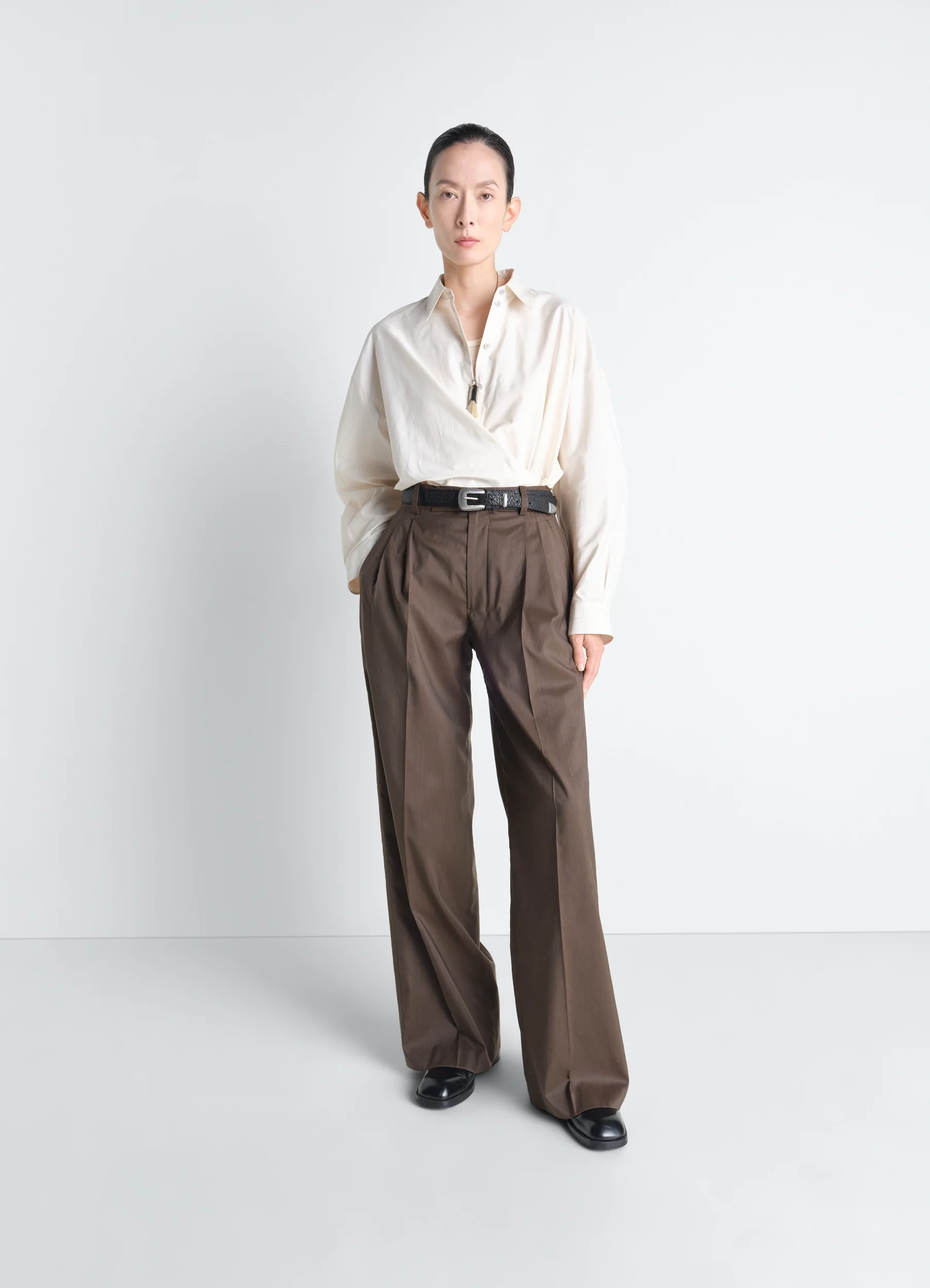 STRAIGHT COLLAR TWISTED SHIRT IN WASHED COTTON SILK - Image 2