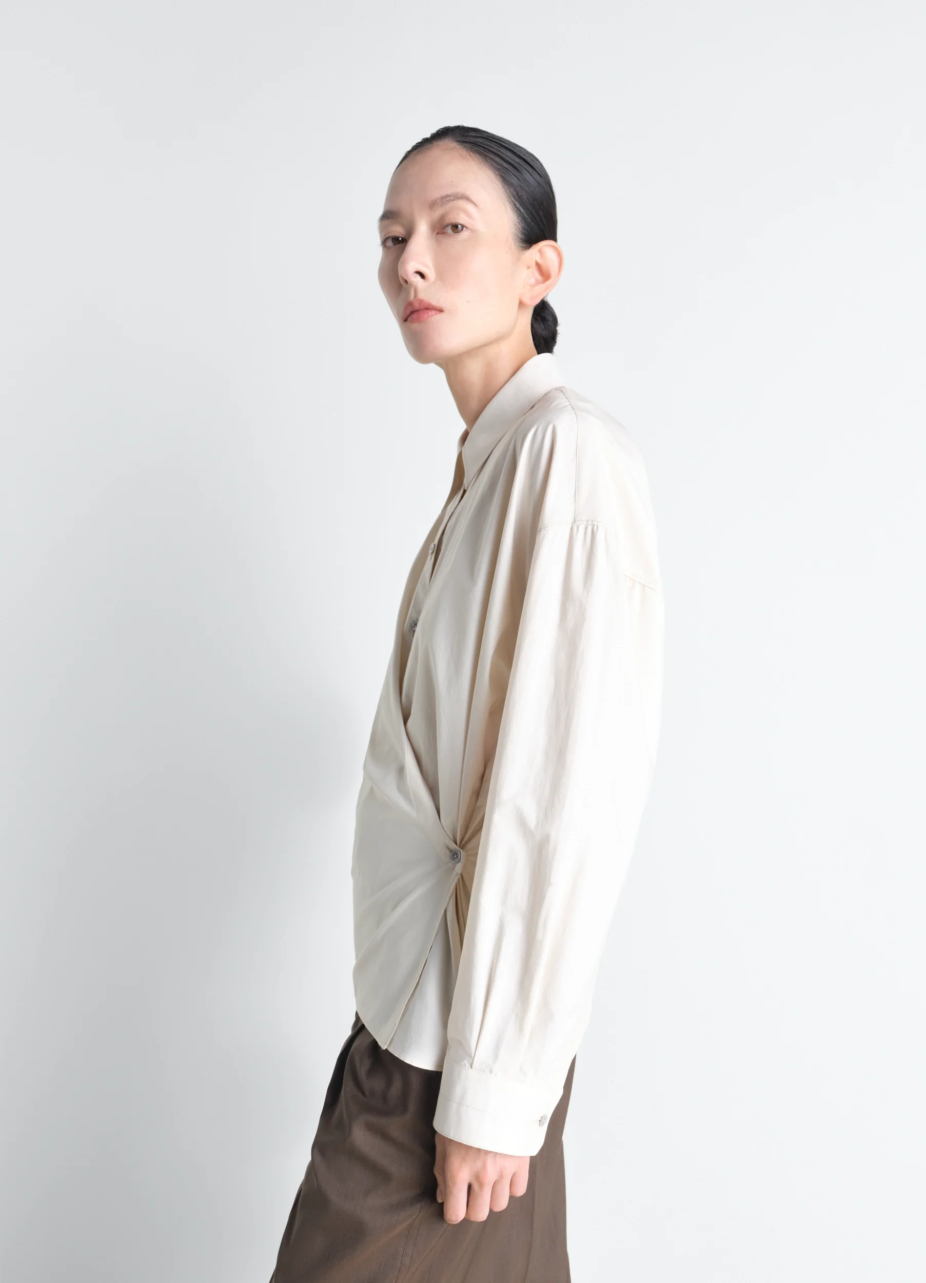 STRAIGHT COLLAR TWISTED SHIRT IN WASHED COTTON SILK - Image 3