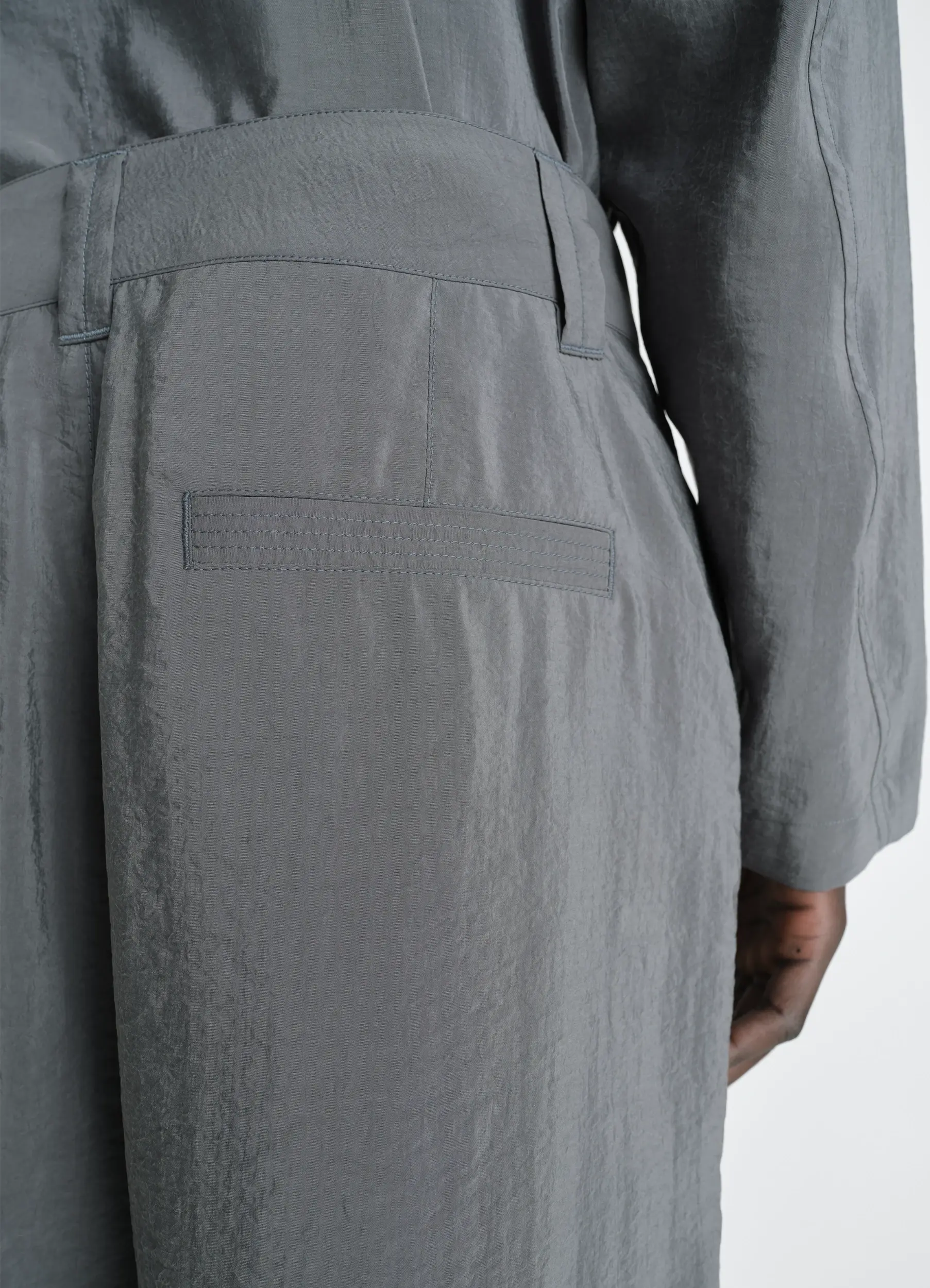 STRAIGHT TAILORED PANTS IN DRY SILK - Image 4
