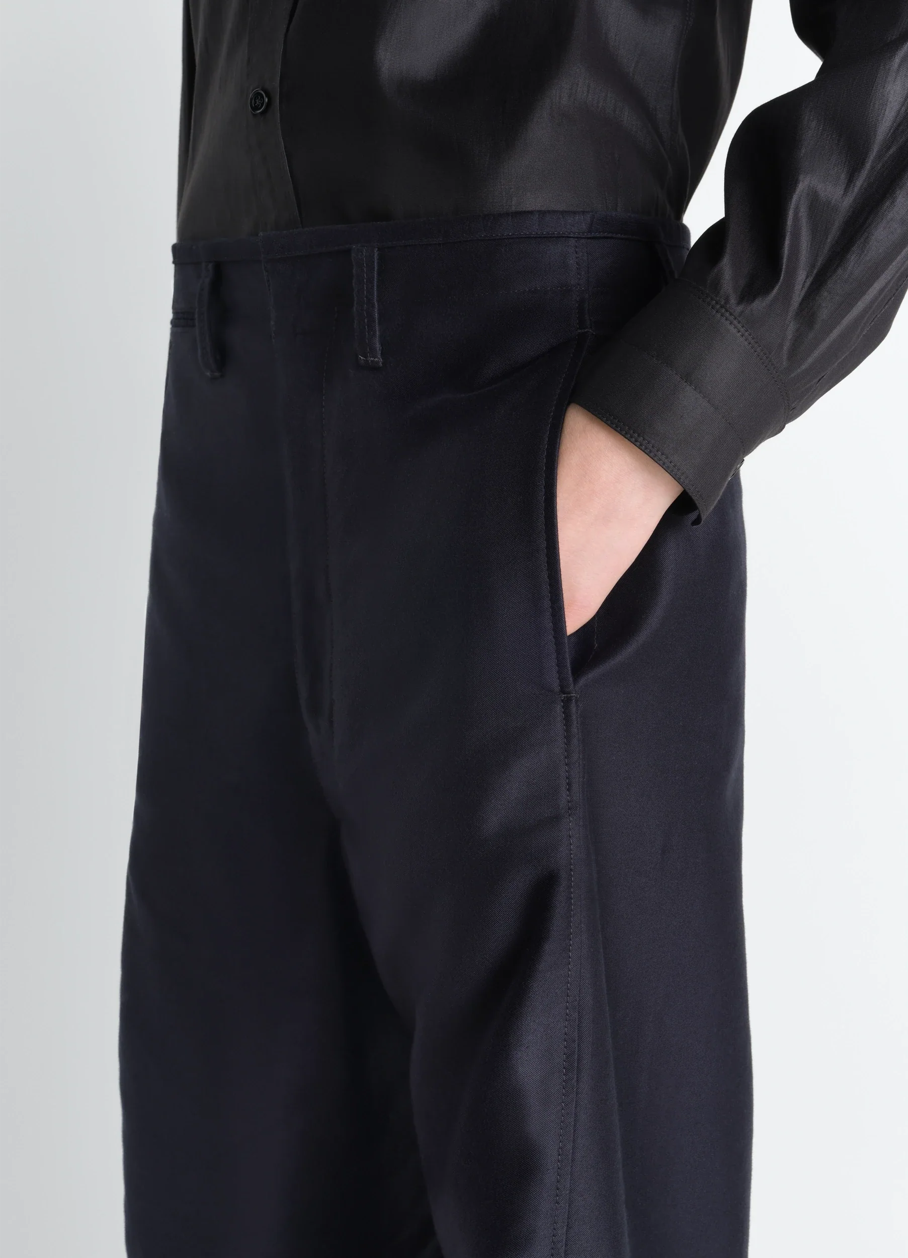 TWISTED CHINO PANTS IN COTTON SATIN - Image 3
