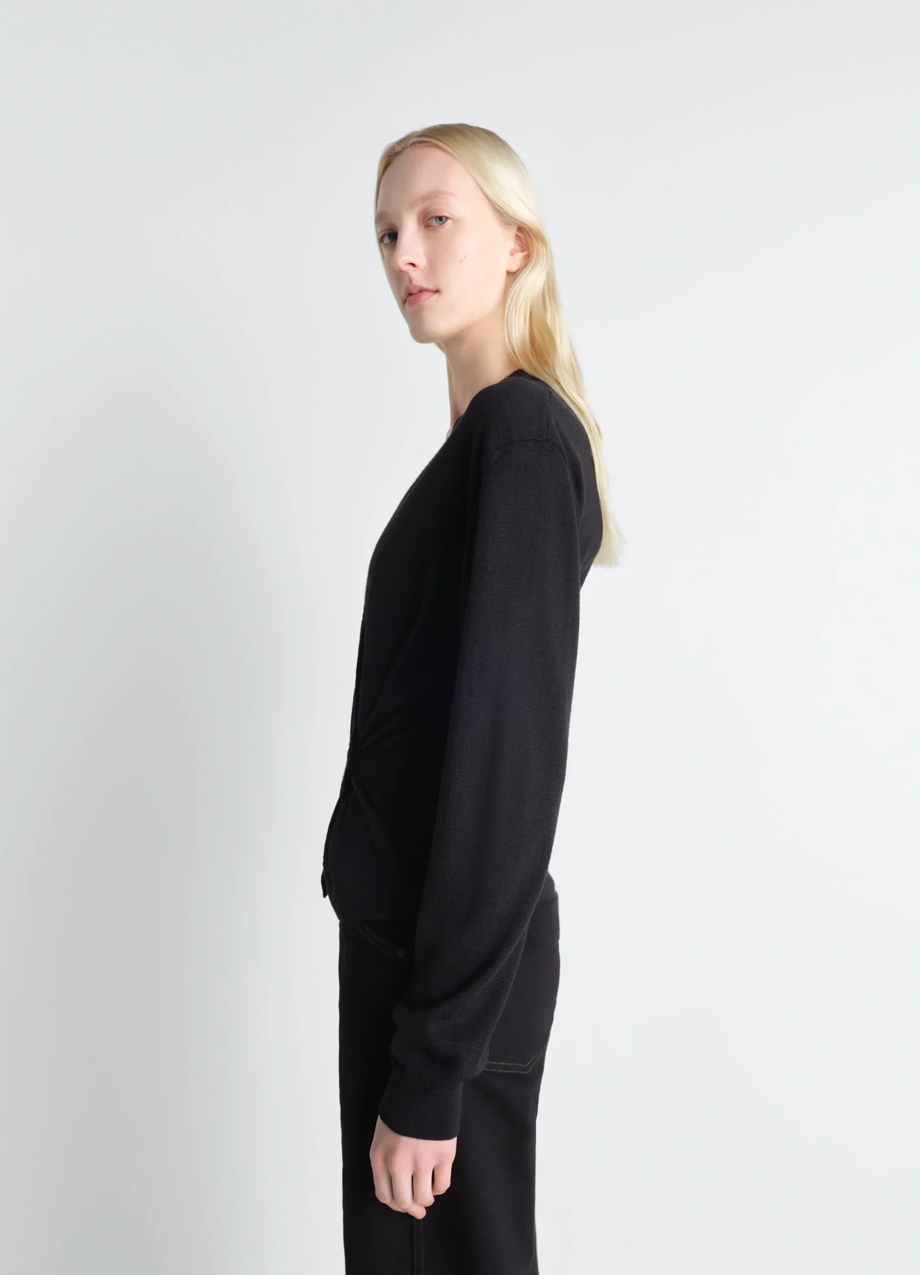 TWISTED V NECK JUMPER IN MERINO BLEND - Image 3