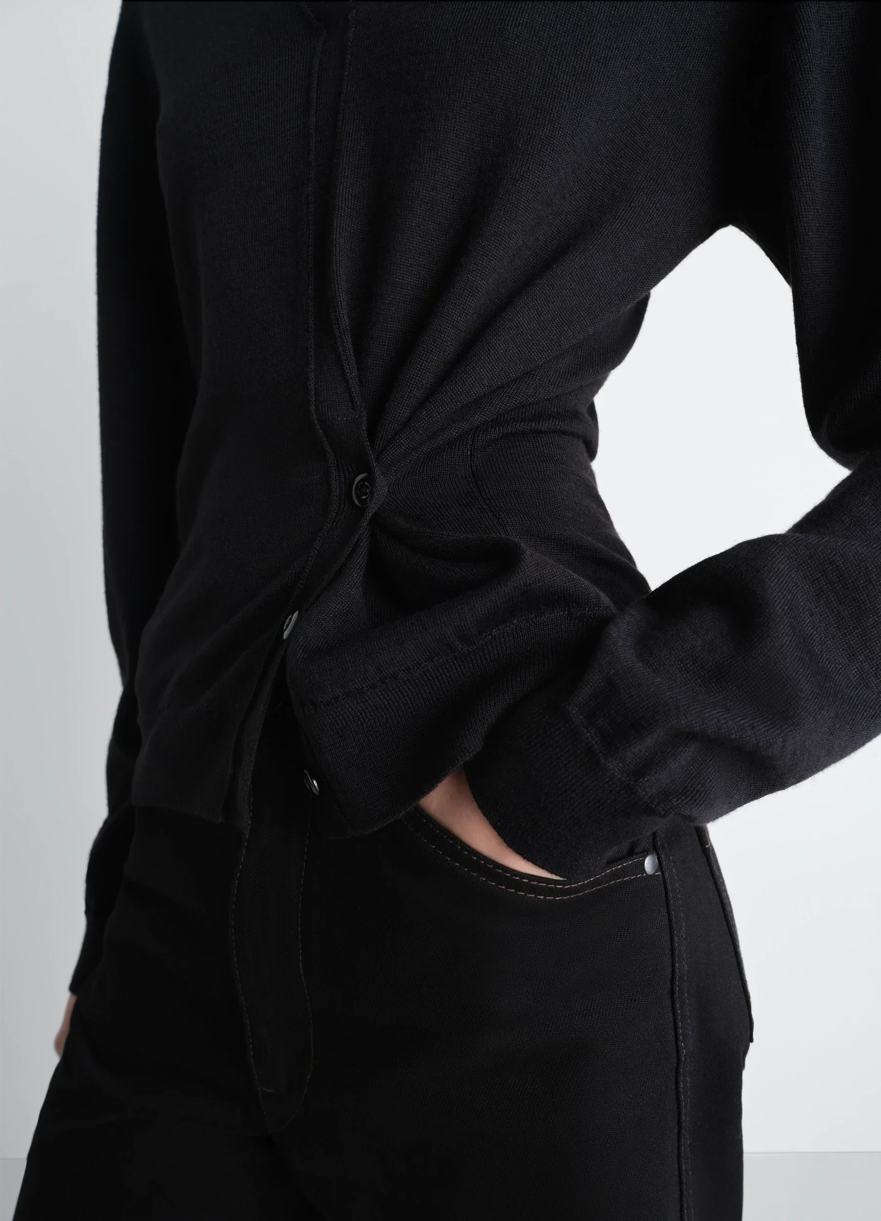 TWISTED V NECK JUMPER IN MERINO BLEND - Image 4