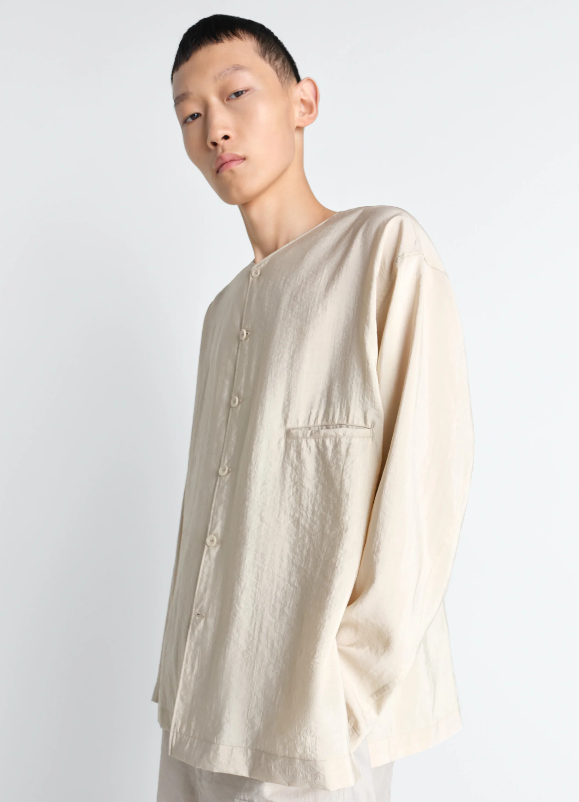 V-NECK SHIRT IN DRY SILK - Image 3