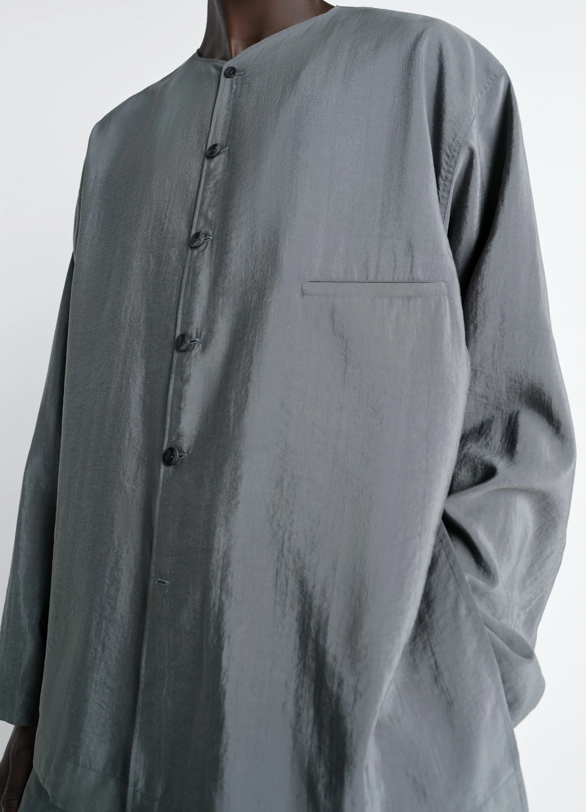V-NECK SHIRT IN DRY SILK - Image 3