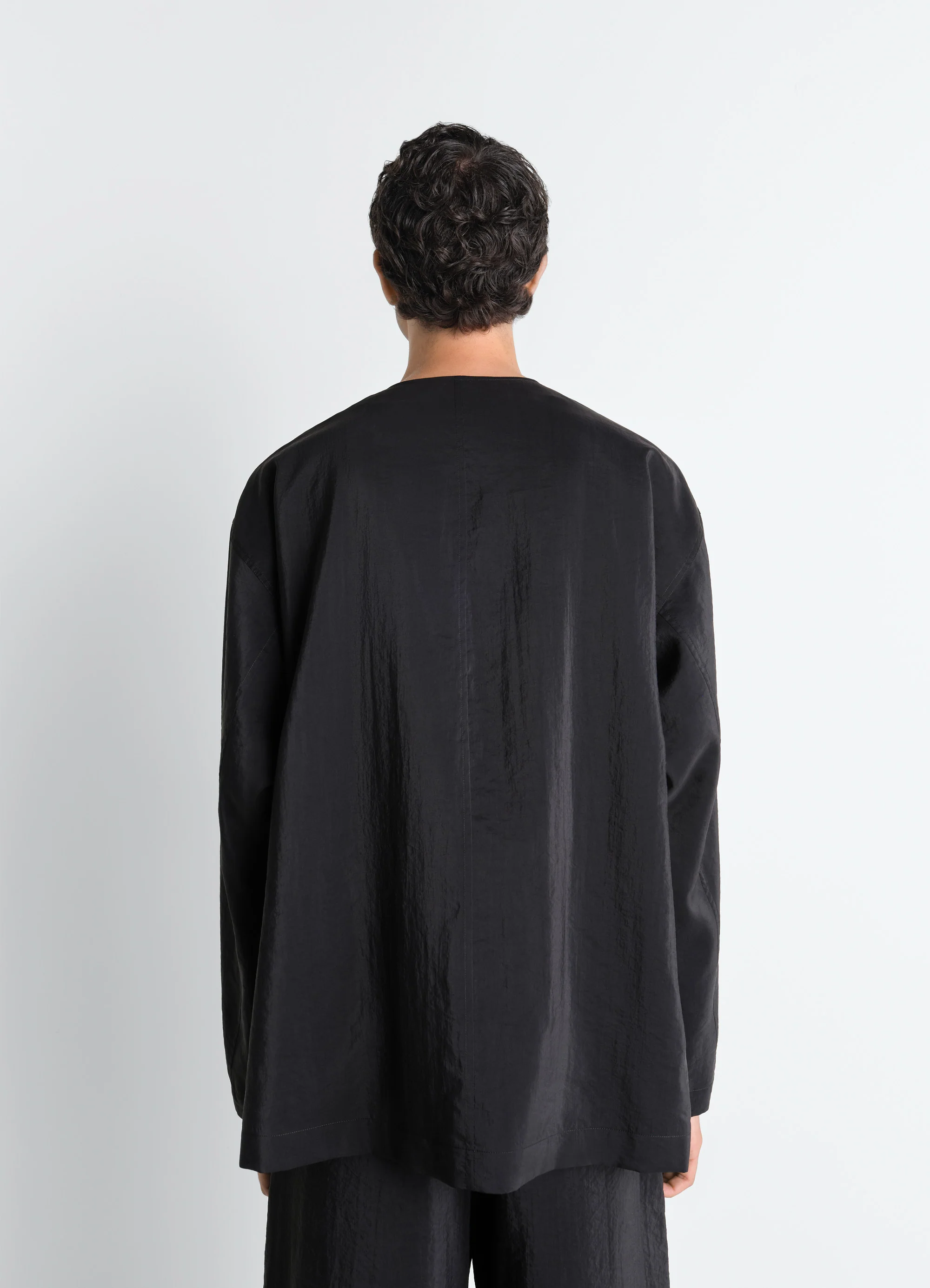 V-NECK SHIRT IN DRY SILK - Image 4