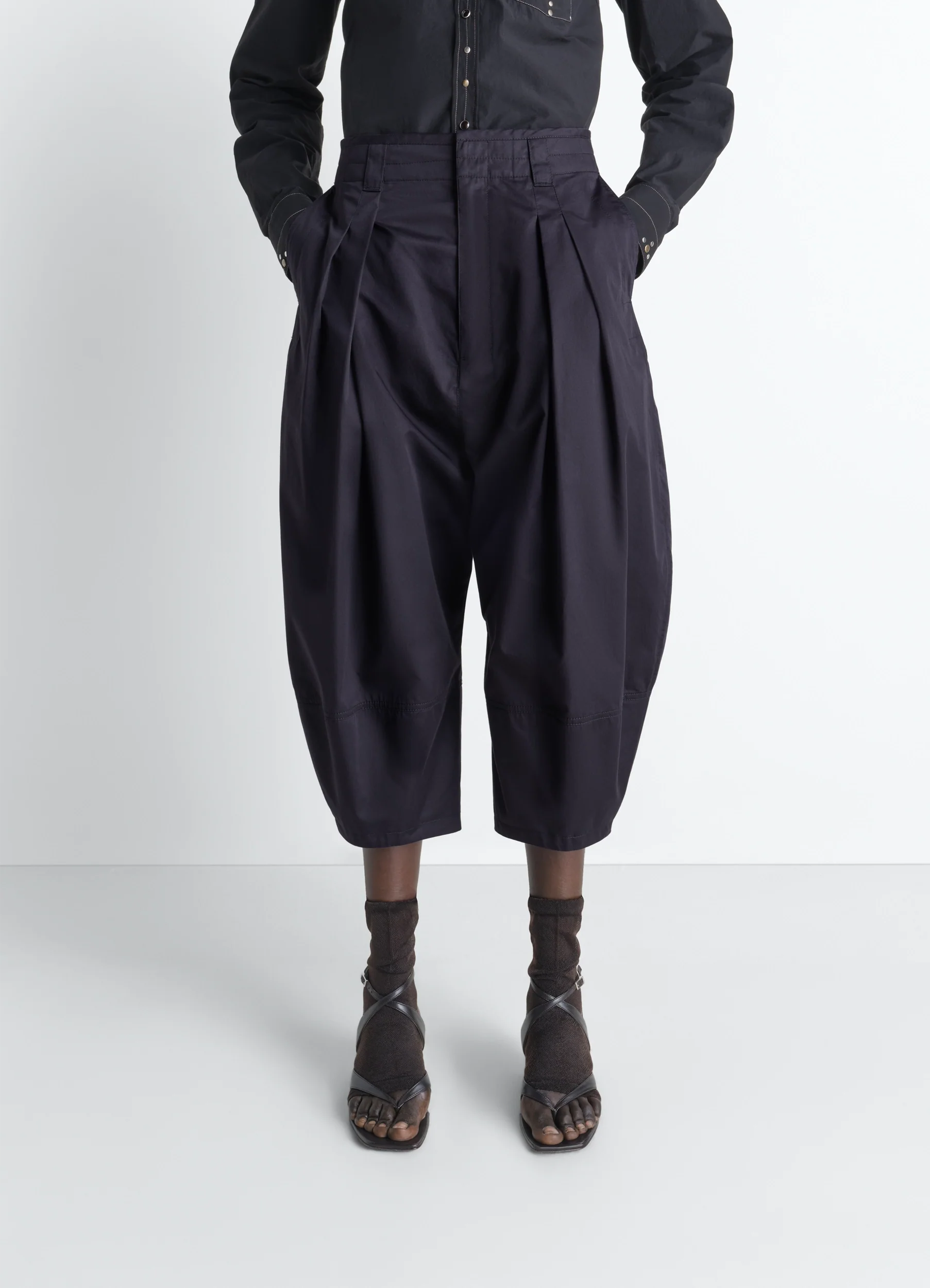 VOLUME BERMUDAS IN COTTON SATIN - Image 2