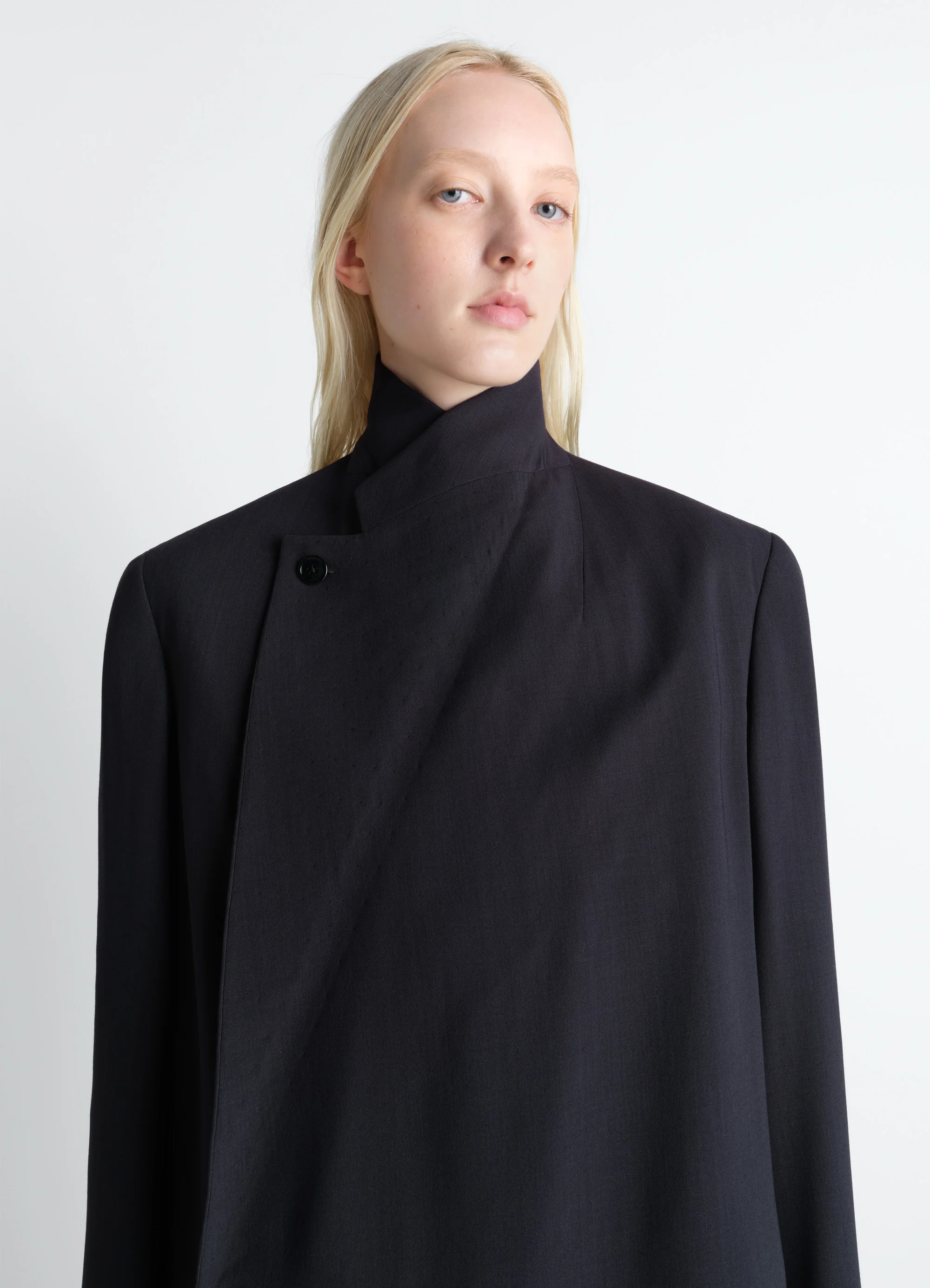 WRAP OVER COAT IN WOOL CREPE - Image 4