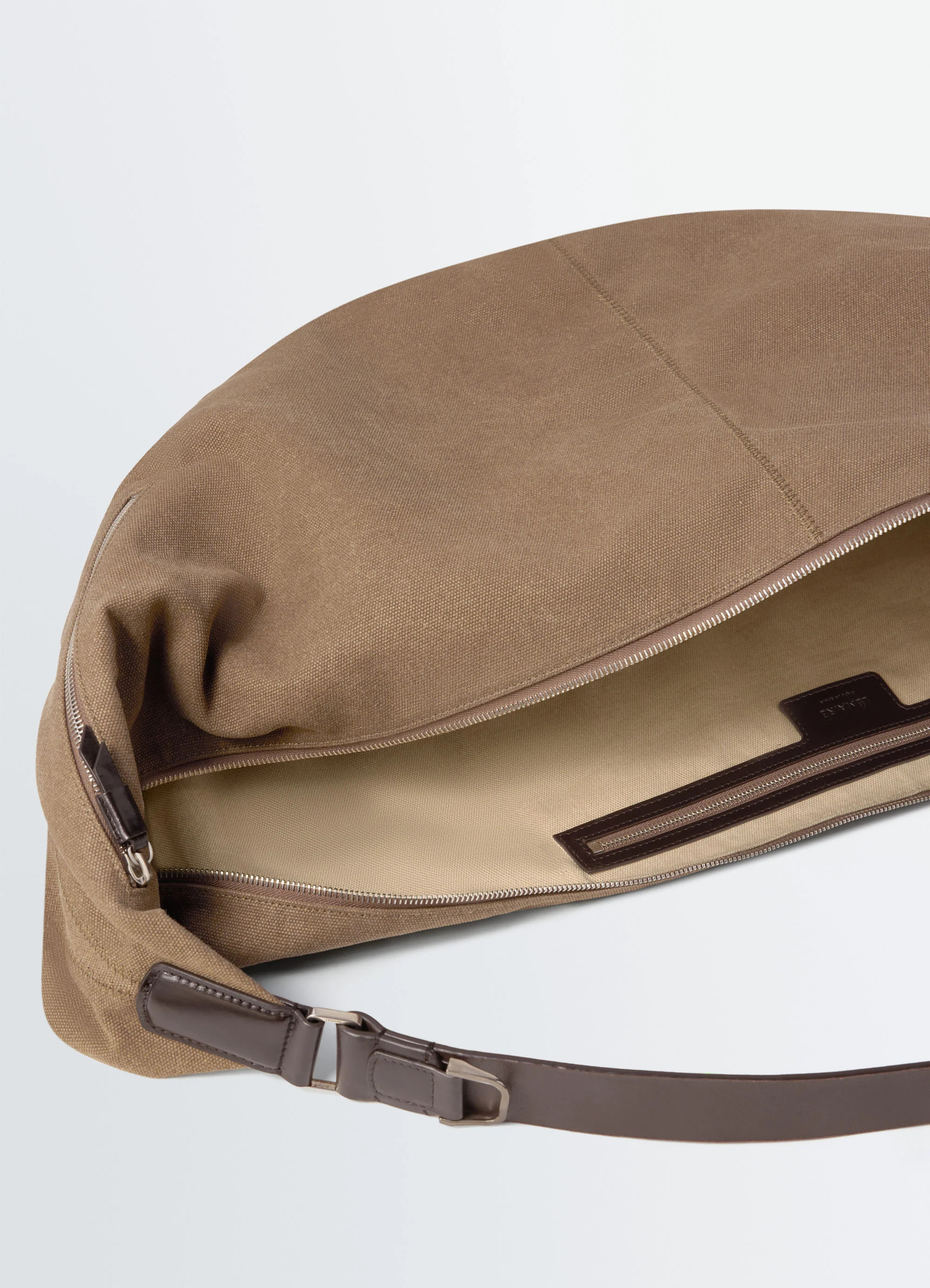 XL QUIVER CLIP BAG IN HEAVY COTTON CANVAS - Image 4